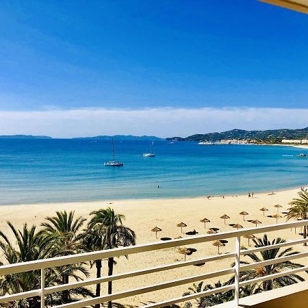 T3 Front De Mer Dernier Etage Vue Mer Petit Havre De Paix Pour Vos Vacances Emplacement Unique Vue Mer Panoramique A 180 Degres Pour Ce T3 En Face De La Plage Front De Mer Vue Sur Les Iles 5 Et Dernier Etage Avec Ascenseur Le Lavandou Esterno foto