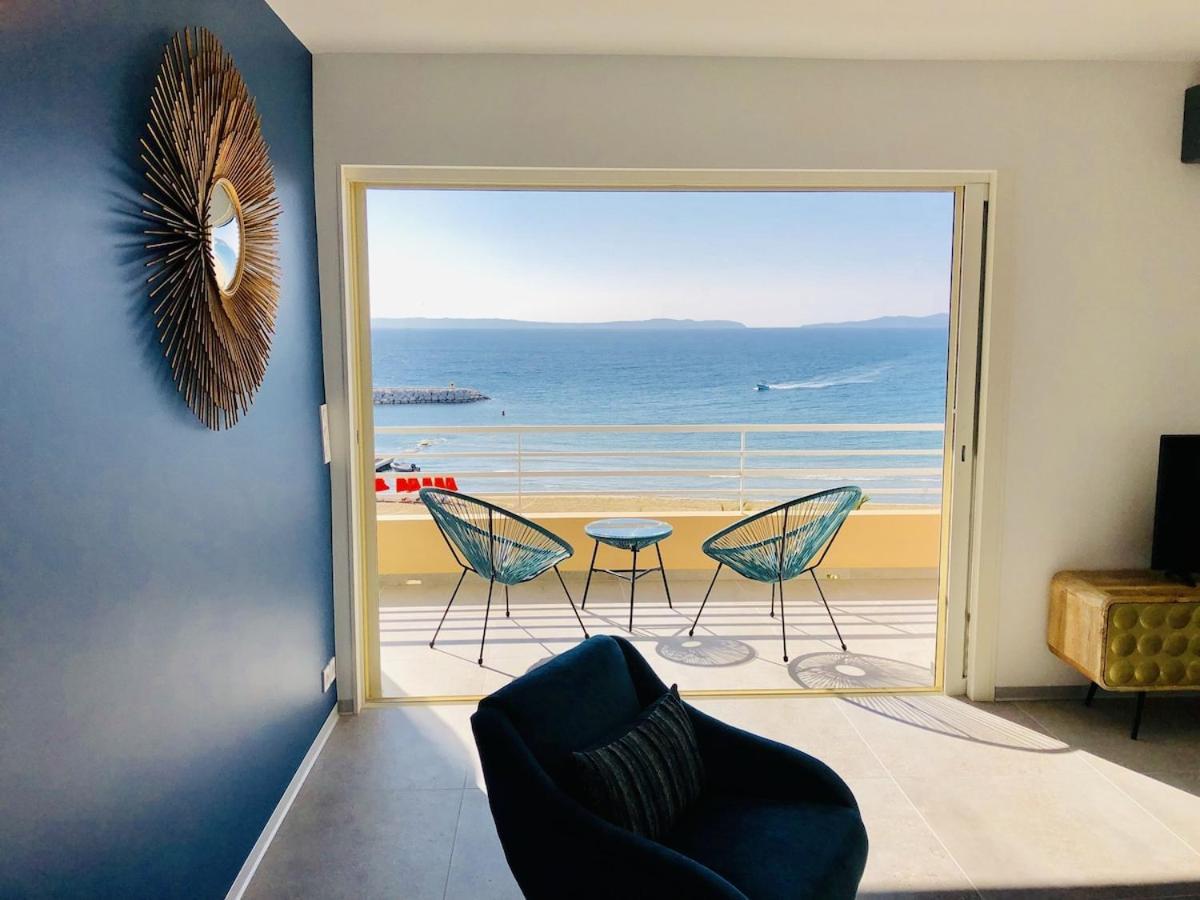 T3 Front De Mer Dernier Etage Vue Mer Petit Havre De Paix Pour Vos Vacances Emplacement Unique Vue Mer Panoramique A 180 Degres Pour Ce T3 En Face De La Plage Front De Mer Vue Sur Les Iles 5 Et Dernier Etage Avec Ascenseur Le Lavandou Esterno foto